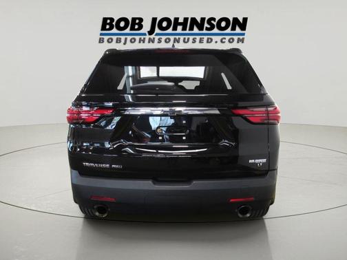 Mosaic Black Metallic 2023 Chevrolet Traverse LT Cloth
