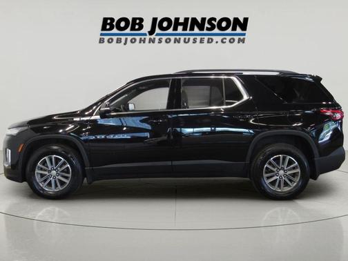 Mosaic Black Metallic 2023 Chevrolet Traverse LT Cloth