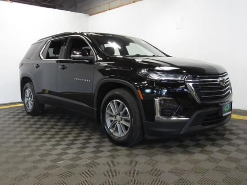 Mosaic Black Metallic 2023 Chevrolet Traverse LT Cloth