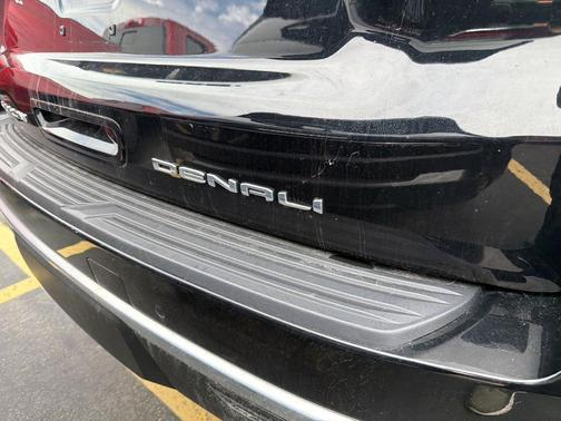 Onyx Black 2022 GMC Yukon XL Denali