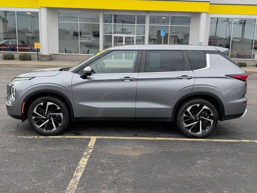 Mercury Gray Metallic 2022 Mitsubishi Outlander SE Launch Edition S-AWC