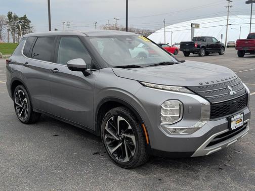 Mercury Gray Metallic 2022 Mitsubishi Outlander SE Launch Edition S-AWC
