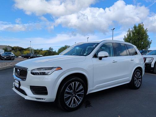2020 Volvo XC90 T6 Momentum