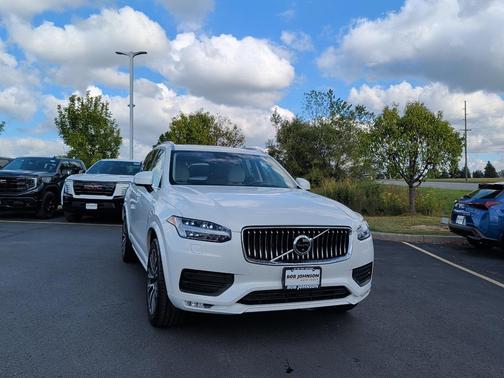 2020 Volvo XC90 T6 Momentum