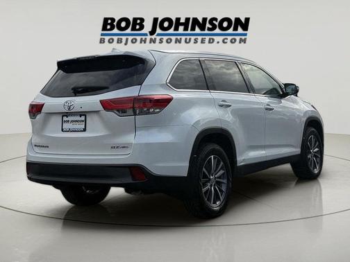 Blizzard Pearl 2019 Toyota Highlander XLE