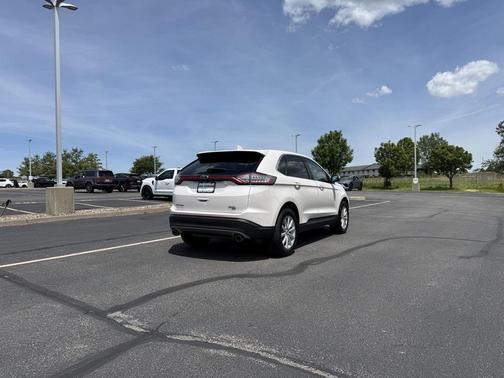 White Platinum Metallic Tri-Coat 2017 Ford Edge SEL