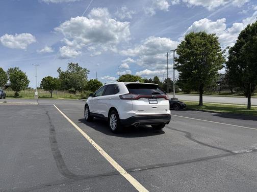 White Platinum Metallic Tri-Coat 2017 Ford Edge SEL
