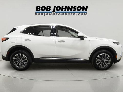 Summit White 2024 Buick Envision Preferred AWD