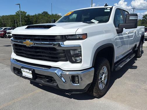 Summit White 2025 Chevrolet Silverado 2500 LT