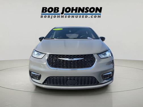 2025 Chrysler Pacifica L
