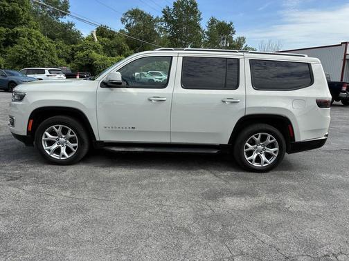Luxury White Pearlcoat 2022 Jeep Wagoneer Series II 4x4