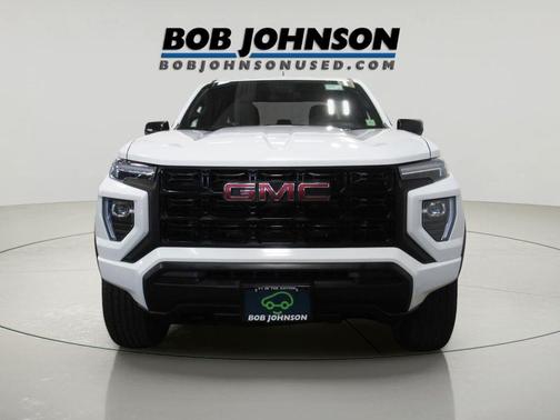 Summit White 2025 GMC Canyon Elevation