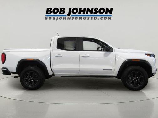 Summit White 2025 GMC Canyon Elevation