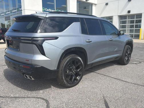 Sterling Grey Metallic 2025 Chevrolet Traverse RS