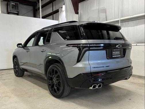 Sterling Grey Metallic 2025 Chevrolet Traverse RS