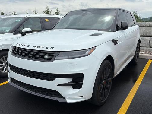 Fuji White 2025 Land Rover Range Rover Sport SE