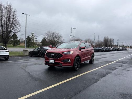 Rapid Red Metallic Tinted Clearcoat 2023 Ford Edge ST