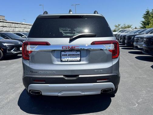 Sterling Metallic 2023 GMC Acadia AWD SLT
