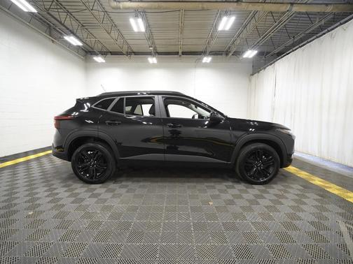 Mosaic Black Metallic 2024 Chevrolet Trax FWD ACTIV