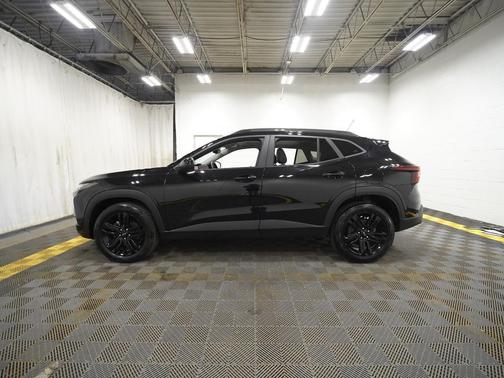 Mosaic Black Metallic 2024 Chevrolet Trax FWD ACTIV