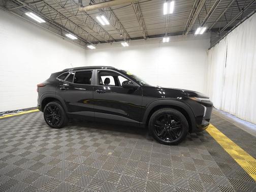 Mosaic Black Metallic 2024 Chevrolet Trax FWD ACTIV