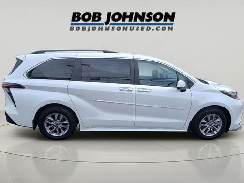 Wind Chill Pearl 2023 Toyota Sienna XLE