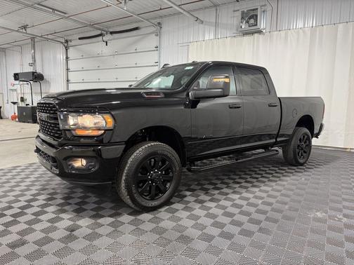 Diamond Black Crystal Pearlcoat 2024 RAM 2500 Big Horn Crew Cab 4x4 6'4' Box