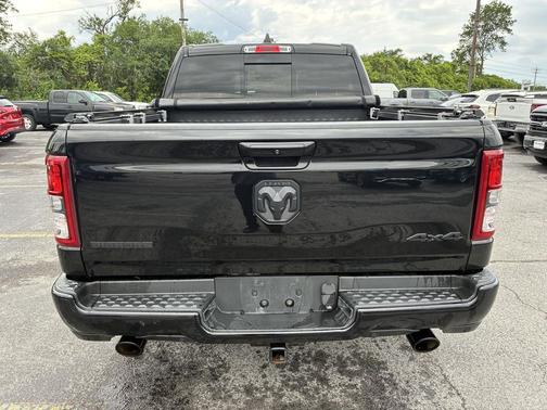 Diamond Black Crystal Pearlcoat 2020 RAM 1500 Big Horn/Lone Star