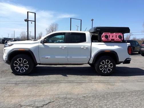 2023 GMC Canyon Base