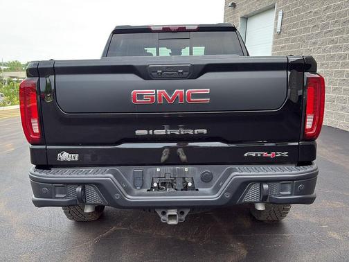 Onyx Black 2023 GMC Sierra 1500 AT4X