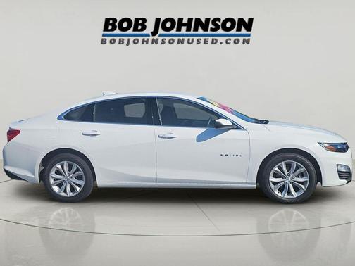 Summit White 2025 Chevrolet Malibu FWD 1LT