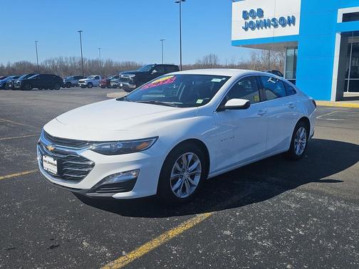 Summit White 2025 Chevrolet Malibu FWD 1LT
