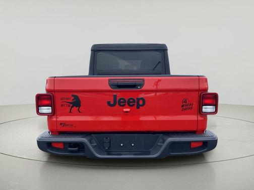 Firecracker Red Clearcoat 2022 Jeep Gladiator Willys 4x4