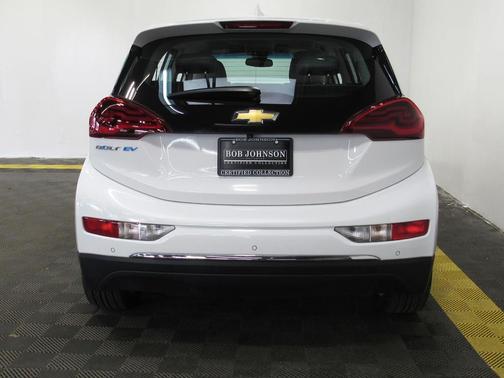 Summit White 2018 Chevrolet Bolt EV LT