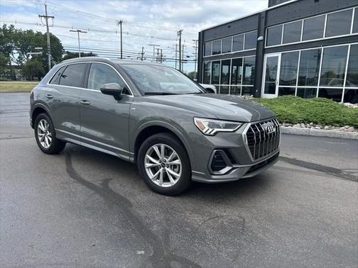 2024 Audi Q3 Premium 45 TFSI S line quattro Tiptronic