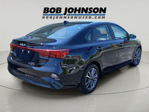 Aurora Black 2024 Kia Forte LXS