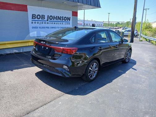 Aurora Black 2024 Kia Forte LXS