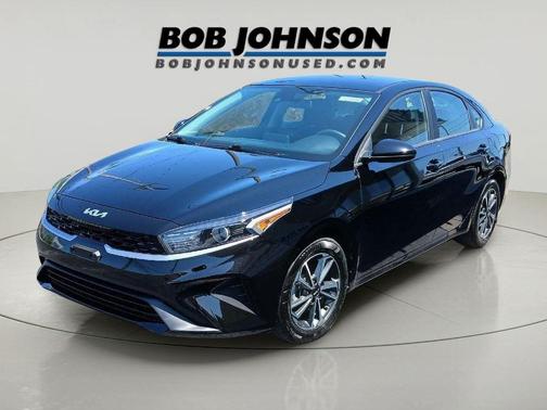 Aurora Black 2024 Kia Forte LXS