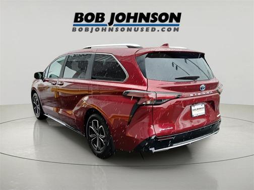 2025 Toyota Sienna Platinum