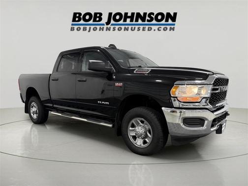 2020 RAM 2500 Tradesman Crew Cab 4X4 6'4' Box