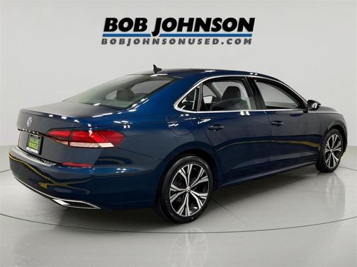 2022 Volkswagen Passat 2.0T SE