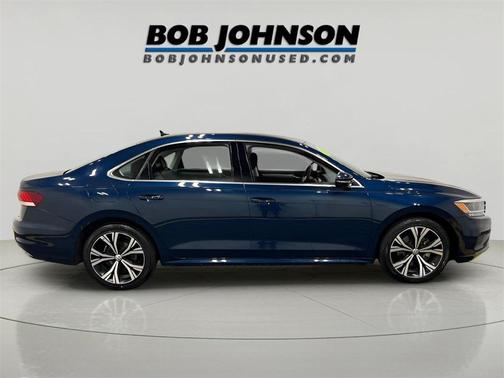 2022 Volkswagen Passat 2.0T SE