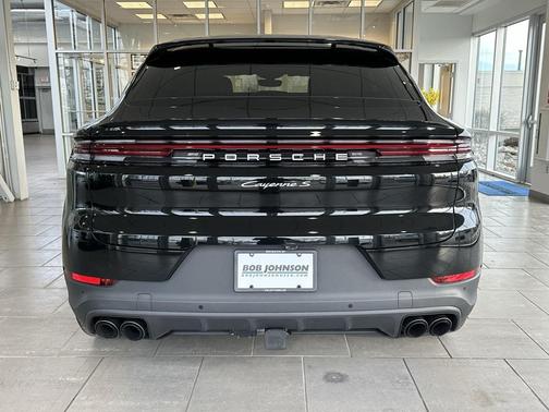 2024 Porsche Cayenne S
