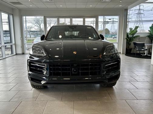2024 Porsche Cayenne S
