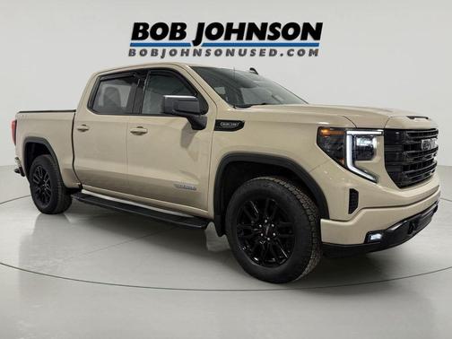 Desert Sand Metallic 2022 GMC Sierra 1500 Elevation