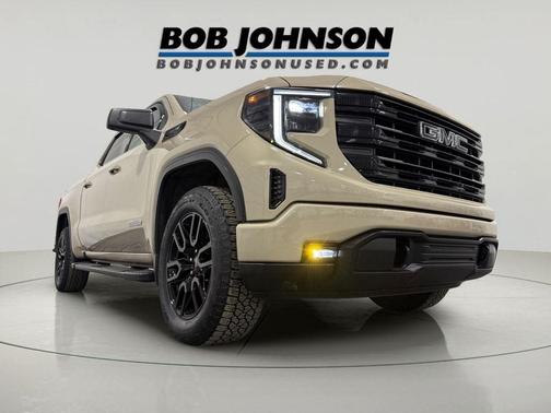 Desert Sand Metallic 2022 GMC Sierra 1500 Elevation