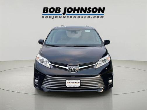 2020 Toyota Sienna XLE