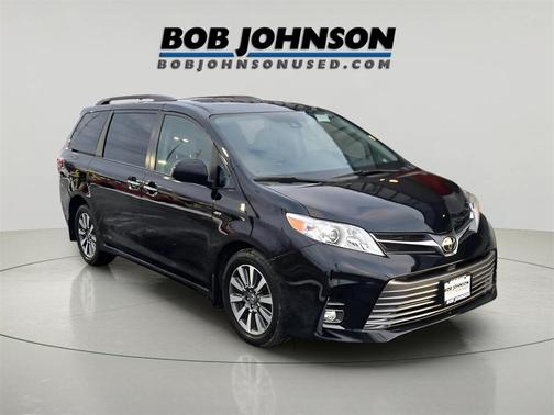 2020 Toyota Sienna XLE