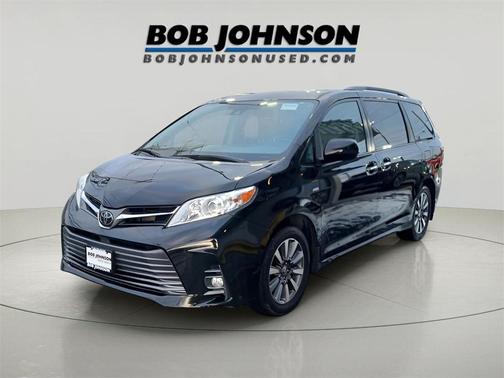 2020 Toyota Sienna XLE