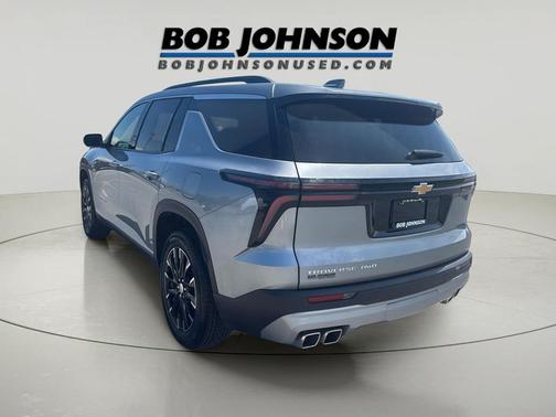 Sterling Grey Metallic 2025 Chevrolet Traverse LT